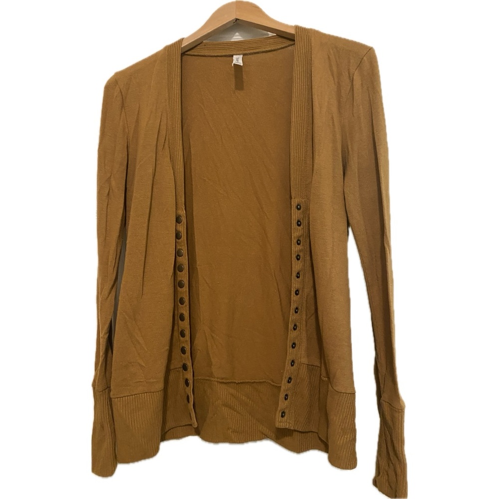 Long cardigan with snap closures